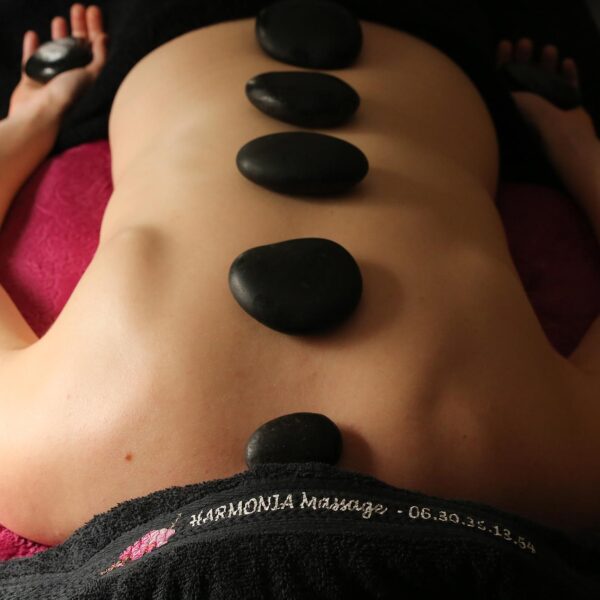 Massage aux pierres chaudes